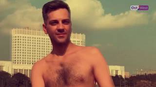 «Голая Москва»: 20 обнаженных геев в центре столицы России