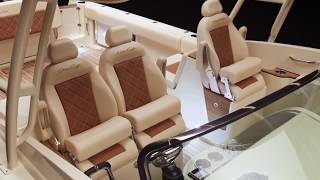Катер c элементами классического дизайна Chris Craft Calypso 30