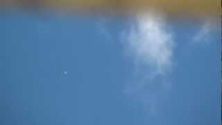 UFO OVNI TRIANGULAR Y OVNIS ALREDEDOR