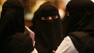Sex Segregation Walls Mandated in Saudi Shops