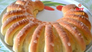 Маковый калач из дрожжевого теста с глазурью
