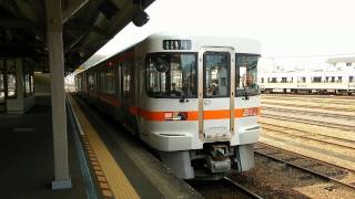 昼間の伊勢市駅で普通列車3連続発着