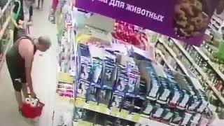 ЖЕНЩИНА СРЁТ  В МАГАЗИНЕ. МУЖИК В ШОКЕ