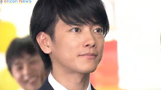 佐藤健 爽やかなスーツ姿を披露　ロッテ『のど飴』CMメイキング