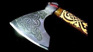 Рисунок на топоре травлением.Viking Axe