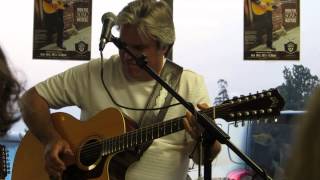 Doyle Dykes plays Classical Gas - 25 or 6 to 4 on Guild 12-string