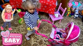 Маленький блогер девочка Катя Как мама в коляске катает куклу Беби Бон Сестра Играют в игрушки