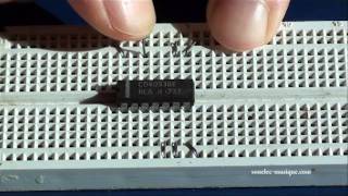 Clignotant CD4093 sur plaque expérimentation sans soudure
