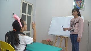 Trò Chơi Lớp Học Tại Gia Vui Nhộn Tập 3 - Dạy Trẻ Cách Chào Hỏi Và Xin Phép - MN Toys Family Vlogs