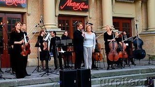 Дирижер - Фабио Мастранджело, оркестр театра «Мюзик-Холл» «Северная симфониетта»