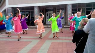 Танцующие бабушки!!! Красивый танец жещин