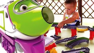Рома играет с новыми ПАРАВОЗИКАМИ / Chuggington Trains Toys