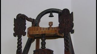 Александр Резанов из Ханты-Мансийска сделал кресло-трон, исполняющее желания