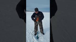 Ледобур из советской дрели, очень быстрое бурение лунок на рыбалке