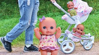 Куклы Пупсики Прогулка в парке. Коляска для кукол и игрушки для девочек на Зырики ТВ Детский Канал