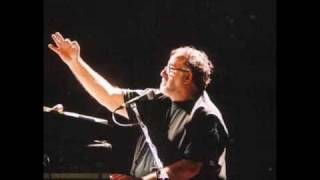 Θάνος Μικρούτσικος - William George Allum