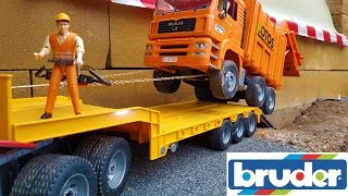BRUDER garbage truck CRASH!