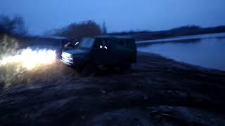 ЛУАЗ против НИВЫ кто круче по грязи?