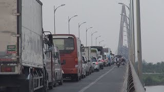 Cầu Rạch Miễu kẹt xe kinh hoàng, BOT xả trạm vẫn không hết kẹt