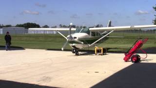Cessna 210E N2363F Engine Run Up at KTZR 14 June 2013