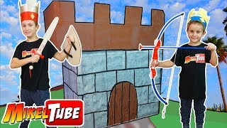 ? Leo construye su Castillo ? de Carton!