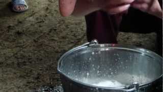 How to milk a cow by hand/ Молоко от коровы