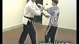 Удар ладонью. Рычаг сверху.