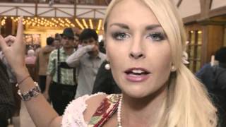 Denise, das Wiesn-Playmate 2014, zeigt euch das Hofbräu-Festzelt