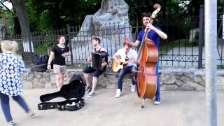 Каблуками по брусчатке