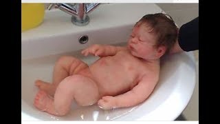 Купание силиконовой куклы реборн / Full body silicone reborn baby bath