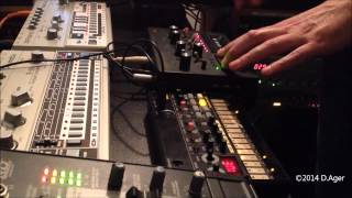 Roland TR-606 and TB-303 VS Korg Monotribe and Volca Beats