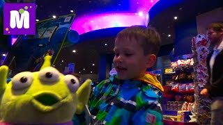 Париж День 2 Диснейленд катаемся в чашках идём к Баз Лайтеру парад Disneyland