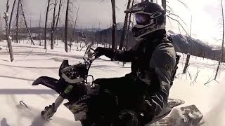 Снежный кроссовый мотоцикл
