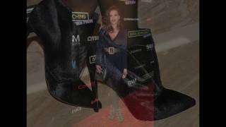Jessica Alba`s Legs and Feet in Tights 3