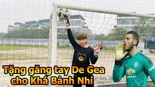 Thử Thách Bóng Đá Đỗ Kim Phúc tặng găng tay cho thủ môn Khá Bảnh Nhí trổ tài bắt Penalty múa quạt