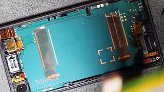 Xperia  Z5 Compact SO-02Hバッテリー交換分解やり方