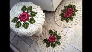 Уютные вязанные коврики для ванной комнаты
