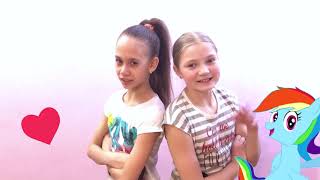 FORTNITE DANCE CHALLENGE  Challenge   !  КТО Круче Ксюша или Вика  ТАНЦУЕТ    ФОРТНАЙТ  ?