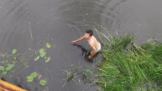 Разделся до трусов и вытащил на поисковый магнит это....