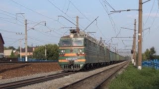 Электровоз ВЛ80С-2074/2076 с грузовым поездом
