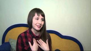 18 летняя сирота Алина Хаматова получила ключи от новой квартиры.