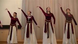 Танец армянских девушек