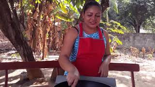 YESSI COCINANDO COLIFLOR EN CREMA
