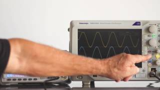 Signals from Siglent Arbitrary Waveform Generator Displayed in Tektronix Oscilloscope