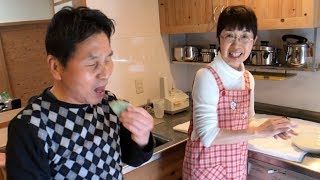 庭のヨモギを摘んで よもぎあんこ餅を作ります（もちつき機）