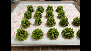 抹茶网红珍妮曲奇，香酥浓郁，入口即化。Matcha Jenny net red cookies, crisp and rich, the entrance is instant.