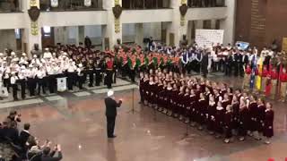 "Катюша" в исполнении детского хора имени Попова и детского духового оркестра "Юные балакиревцы"