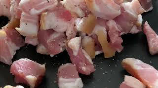 Silvia Dellai za pultem Spaghetti alla Silvia Carbonara