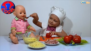 ✔ Baby Born Doll. Повар Ярослава кормит куклу Бэби Борн томатами. Oyuncak Bebek. Серия 20 ✔
