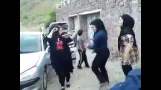 لخت شدن زن های ایرانی موقع رقص در جاده شمال